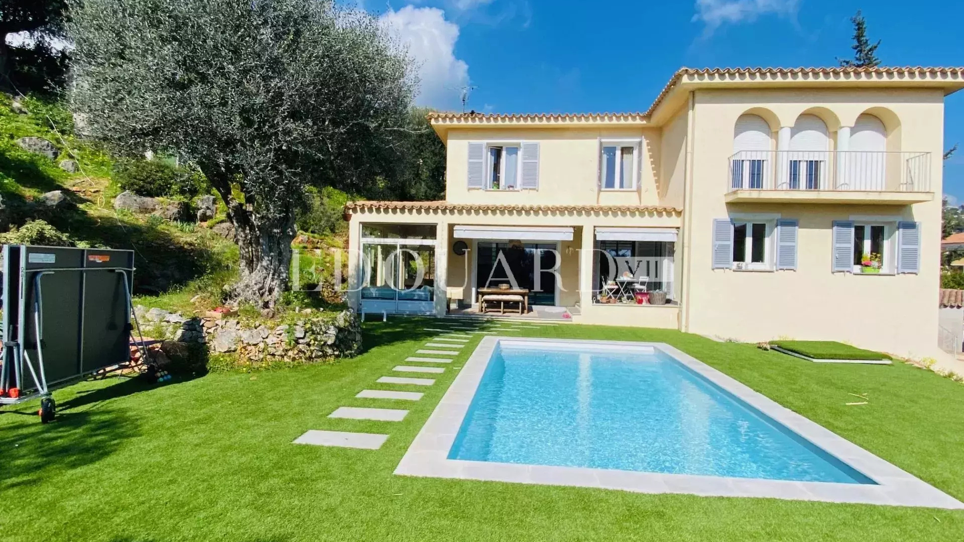 Pourquoi acheter une maison avec jardin à Roquebrune-Cap-Martin ?