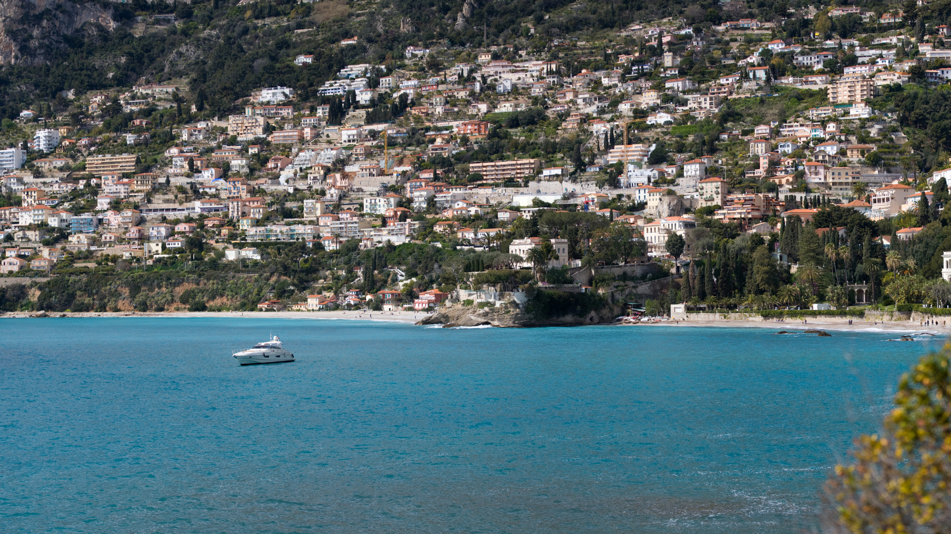 Acheter à Roquebrune-Cap-Martin pour louer aux actifs monégasques : une vraie opportunité ?