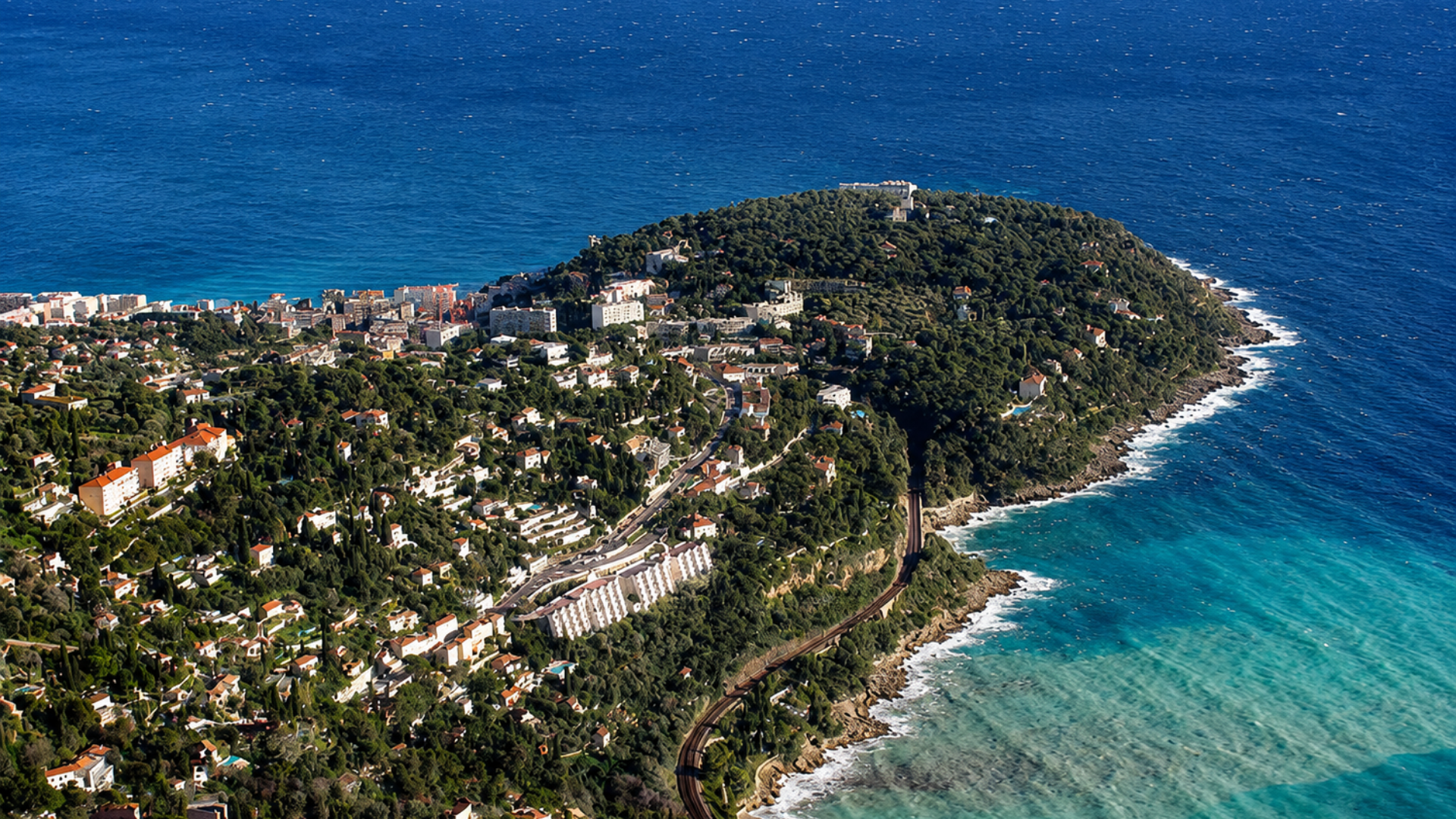 Acheter un bien immobilier à Roquebrune-Cap-Martin pour vivre toute l’année : est-ce réaliste ?