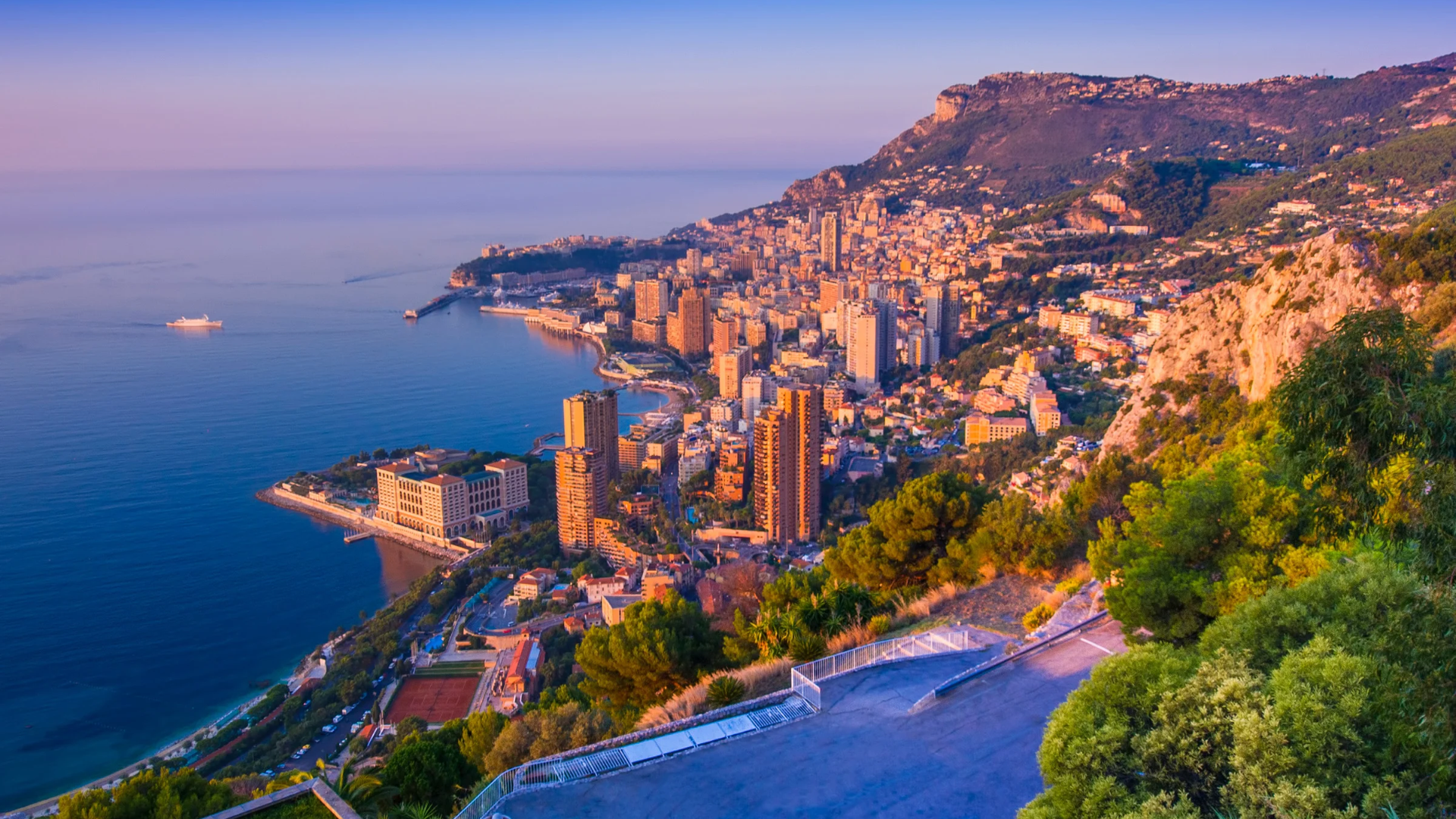 Roquebrune-Cap-Martin : pourquoi les biens immobiliers proches de Monaco restent-t-ils recherchés pour un projet patrimonial ?